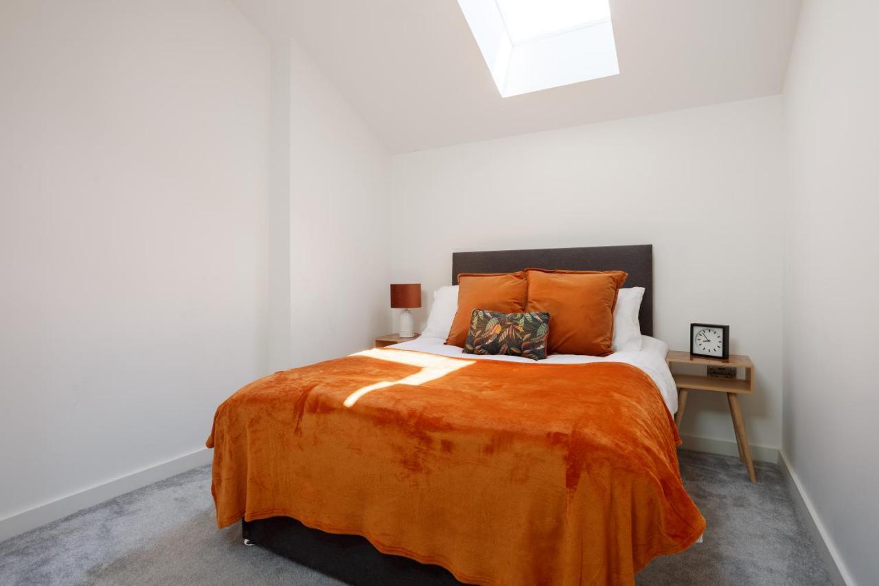 Stylish Penthouse With Outside Balcony! Appartement Bradford  Buitenkant foto