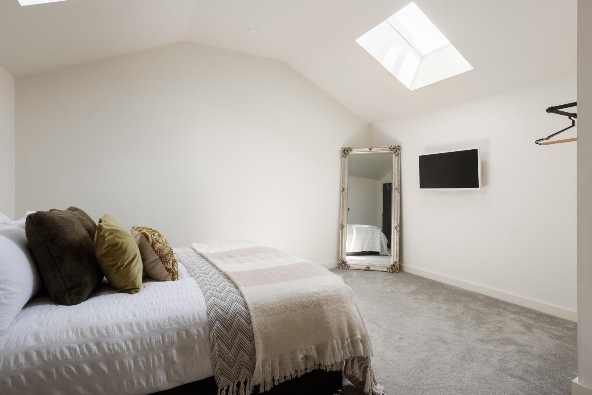 Stylish Penthouse With Outside Balcony! Appartement Bradford  Buitenkant foto